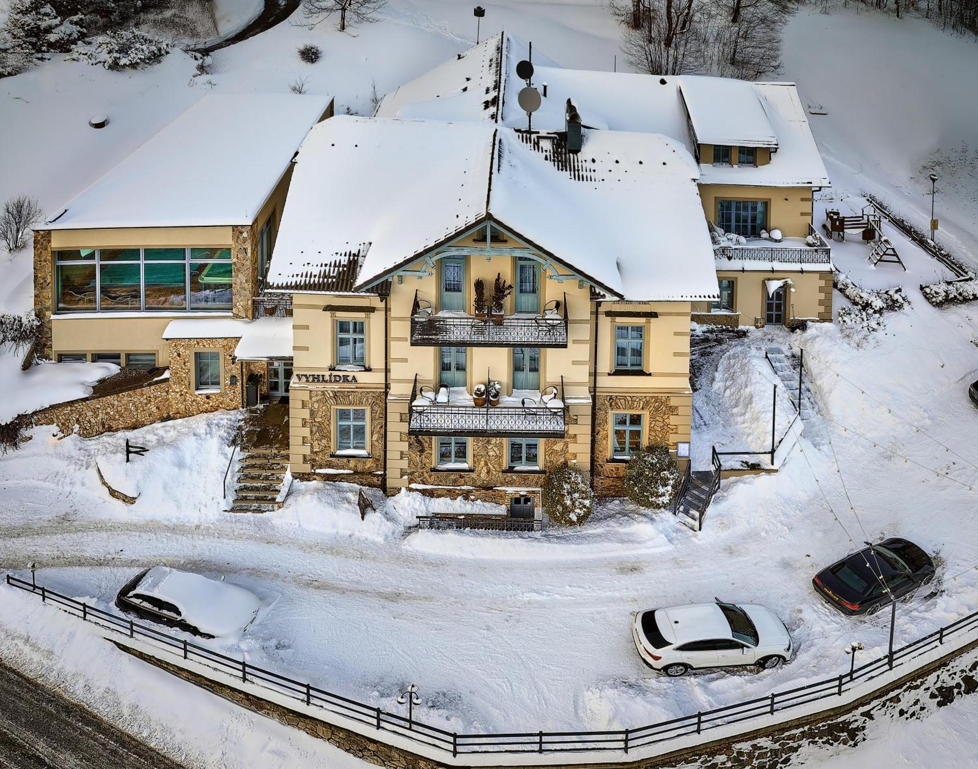 Residence Vyhlidka ยันสแก ลาสเนีย ภายนอก รูปภาพ